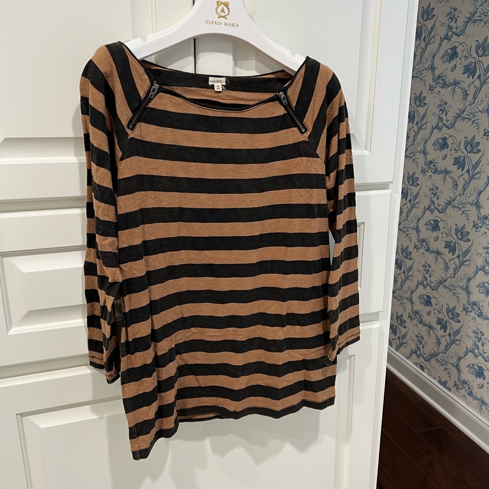 J.CREW BLACK & TAN STRIPED TOP WITH ZIPPERS